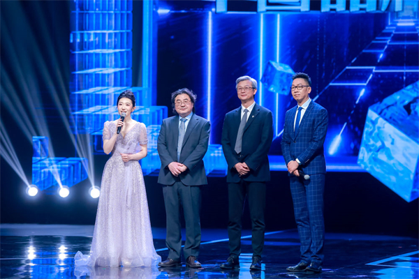 攀登核心技术“珠峰”，龙八long8工程师站到C位