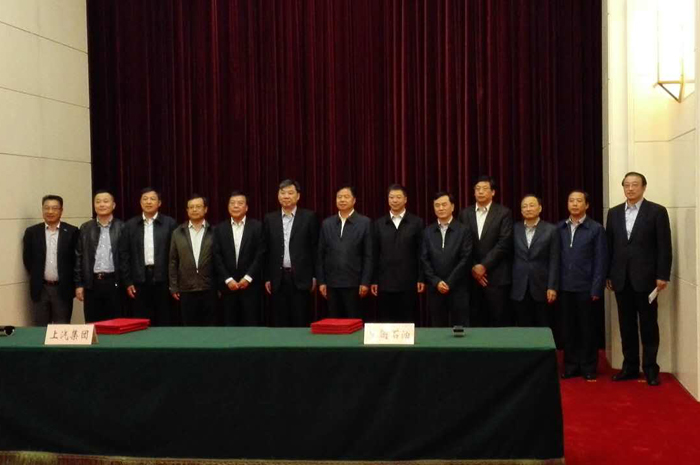 龙八long8联姻中石油，共建创新汽车生态圈